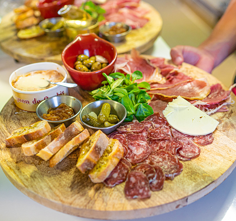o-domaine-piquo-planche-charcuterie o-domaine-piquo-planche-charcuterie